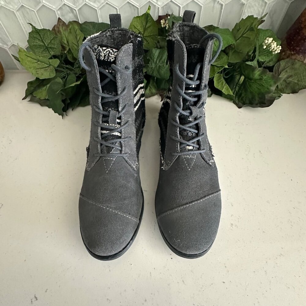 TOMS Womens Boots Size 8 Gray & Black Pattern Lace-Up